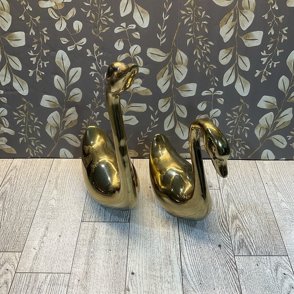 Vintage Pair Solid Brass Swans Figurines Mid Century Set (2) 6" & 8.25" - Picture 2 of 7